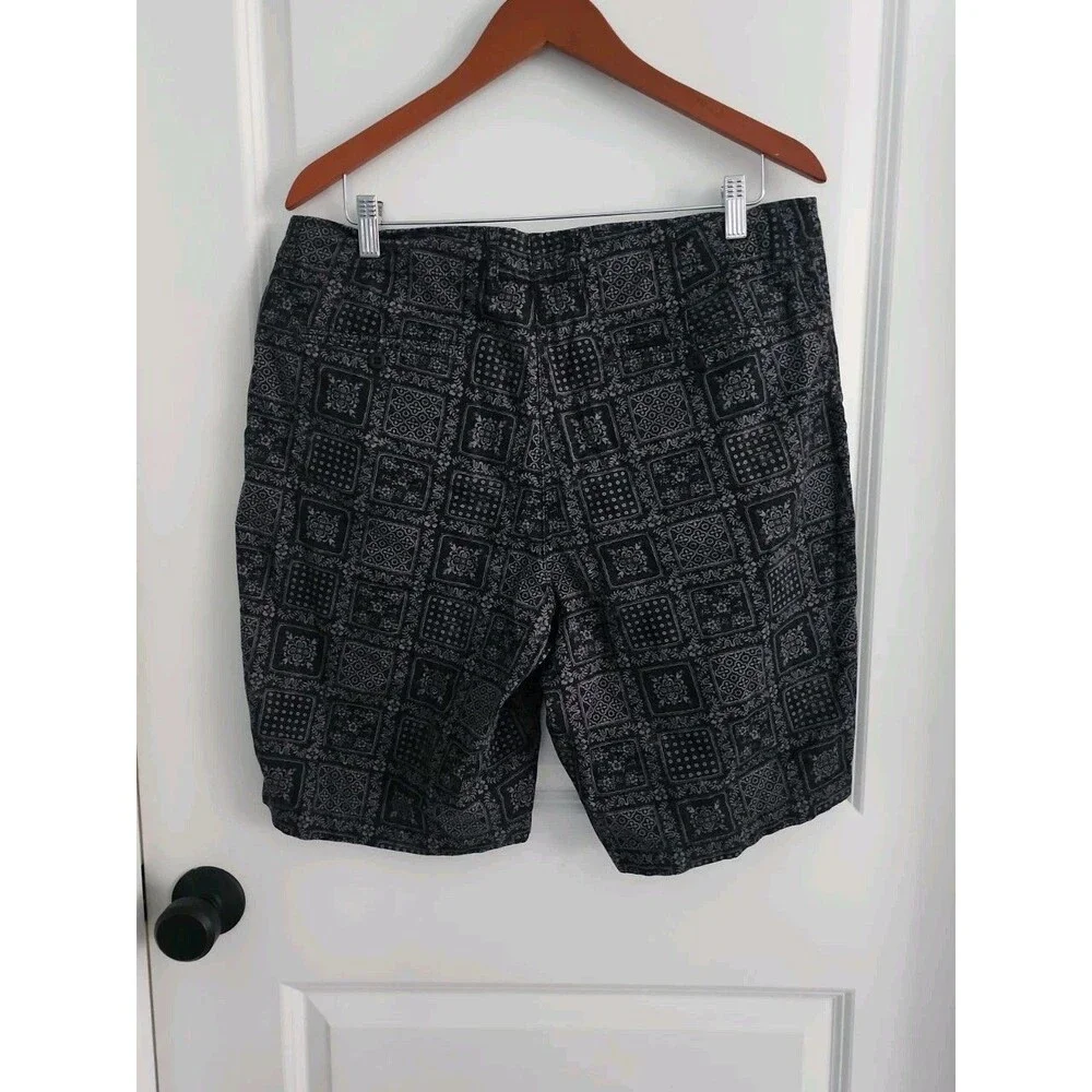 Reyn Spooner Uniqlo Cotton Chino Shorts Mens Size 33 Black AOP 10